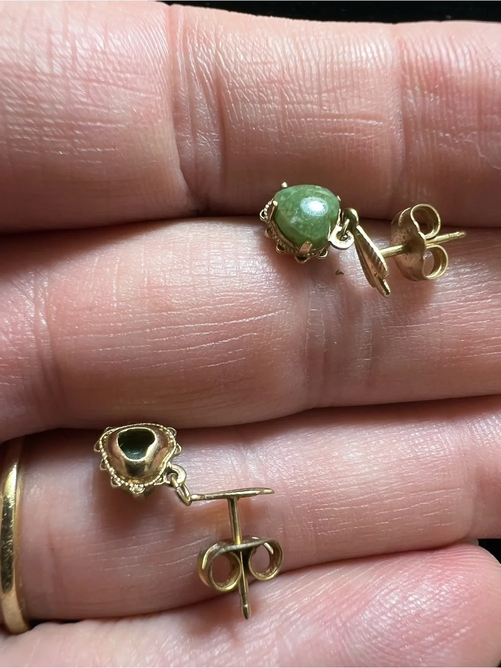 Vintage 14k Gold Heart Jade Drop Earrings